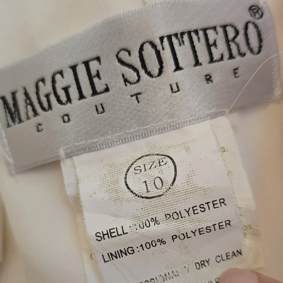 Maggie Sottero Couture Cream Gown - Picture 3 of 9